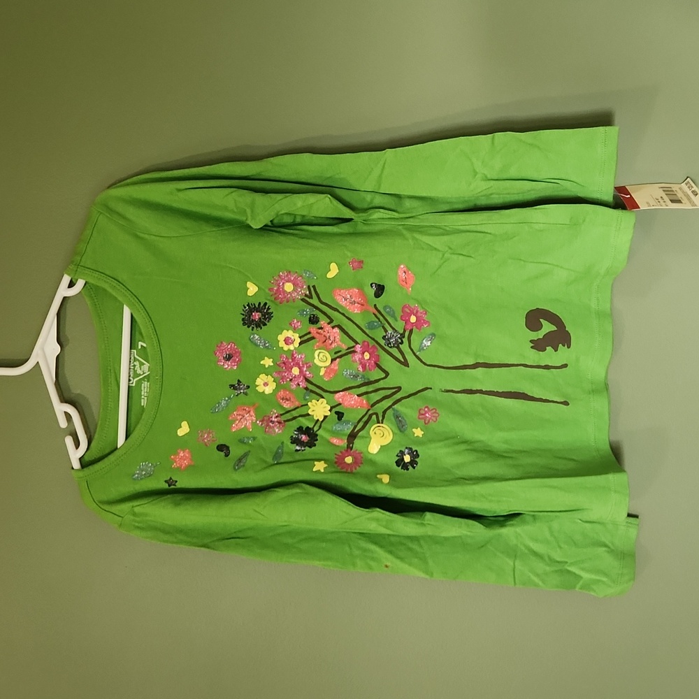 Osh Kosh Size 7 long sleeve tee